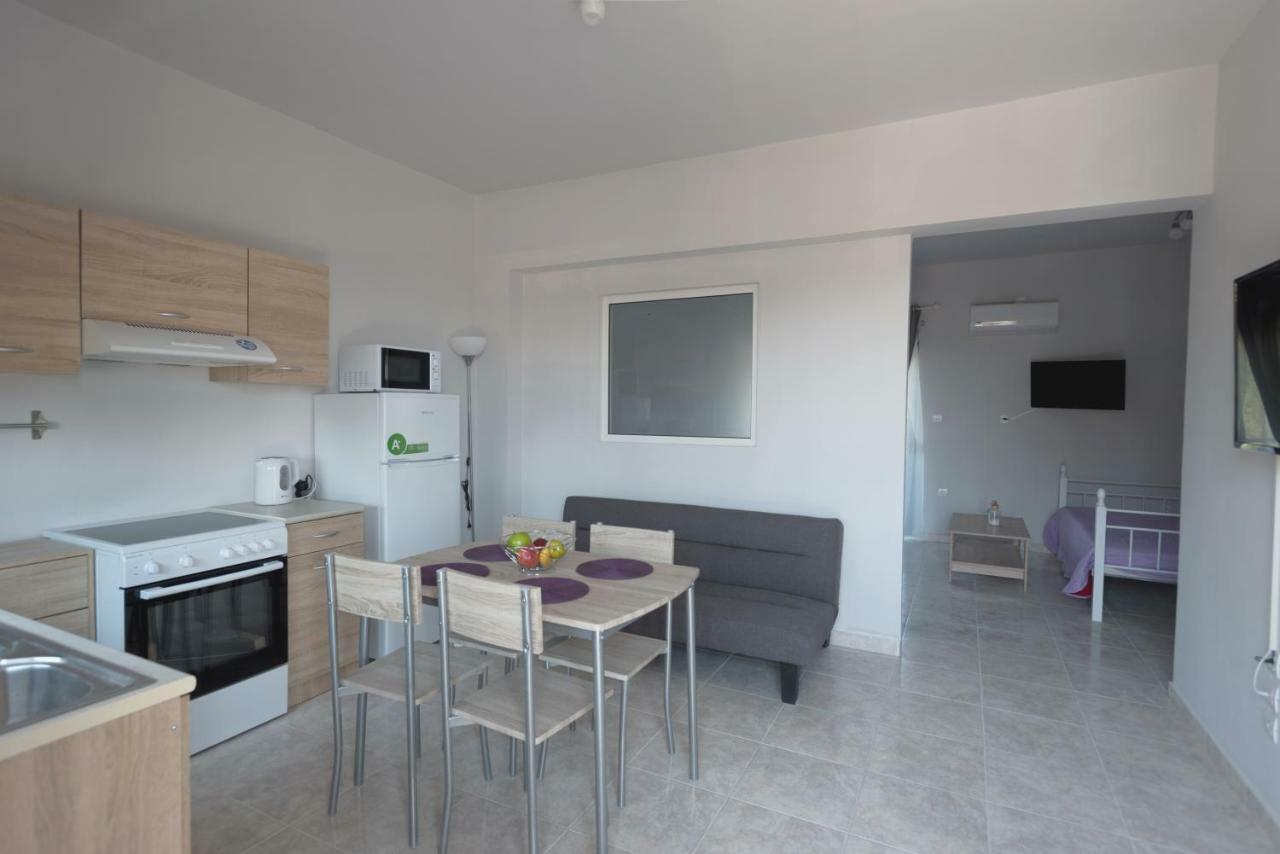 Paulsia Apartments Psinthos Luaran gambar